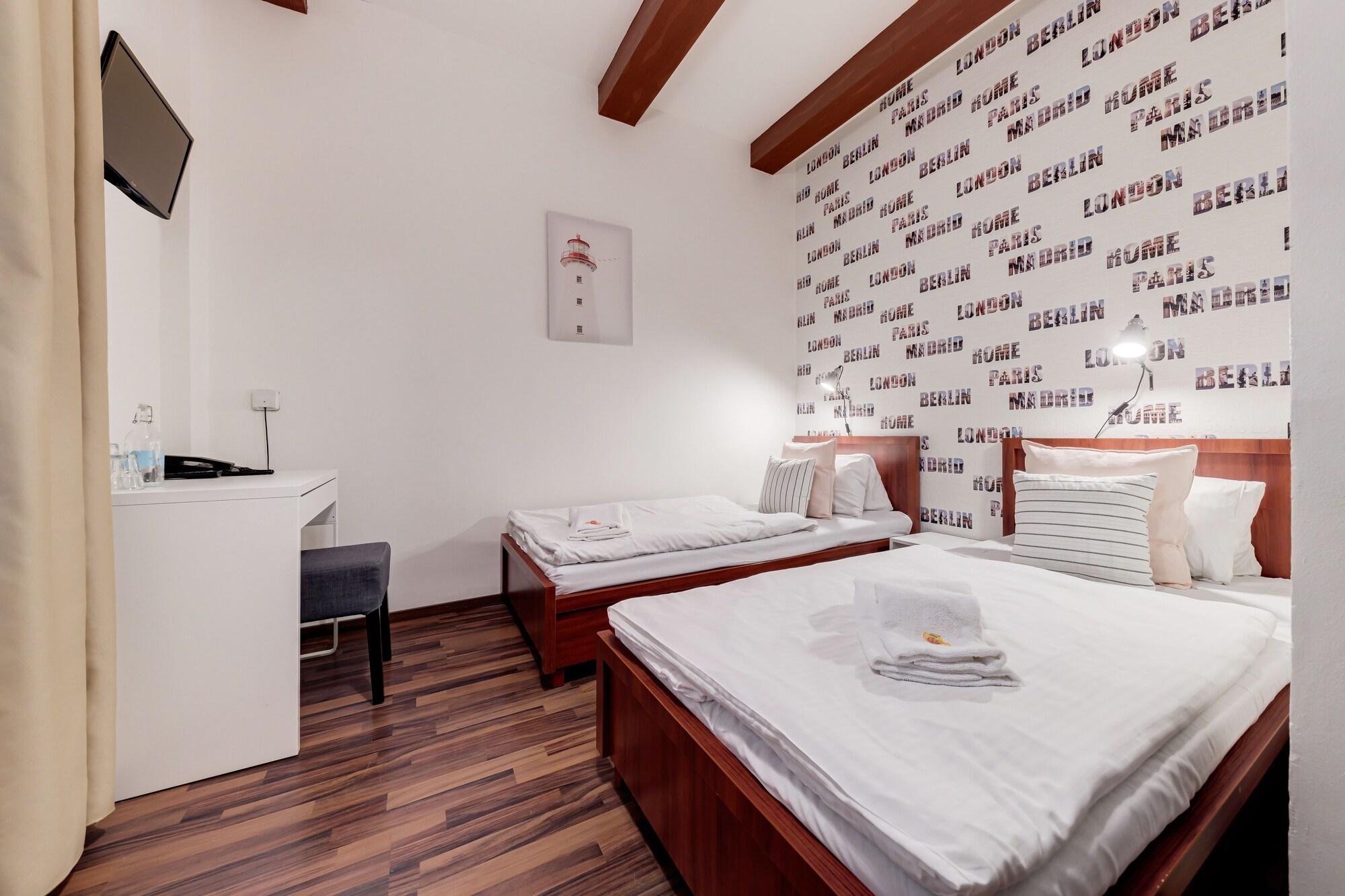 Budget Twin Room,1437898558:JPEG