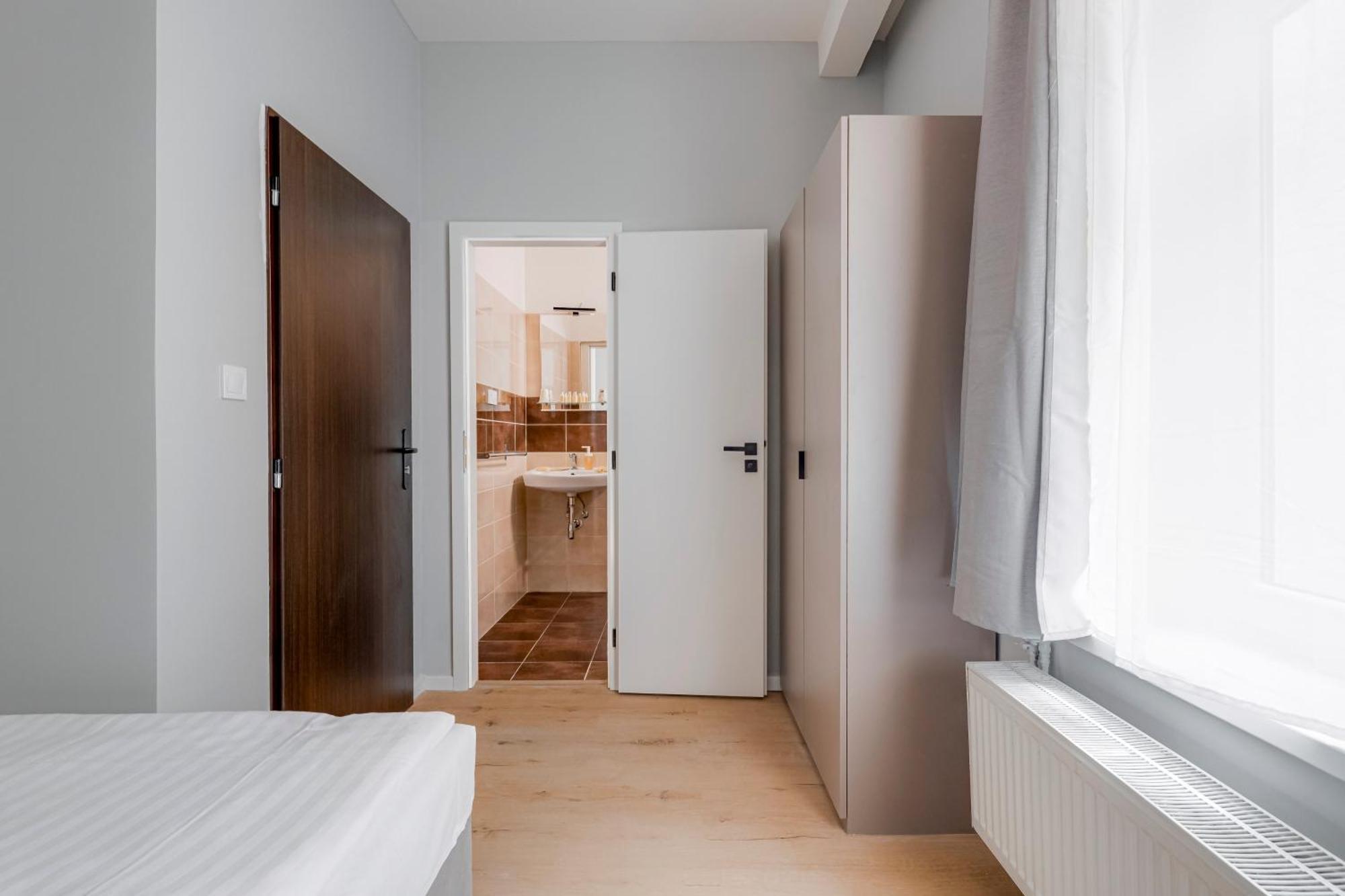 Deluxe Double or Twin Room,1580154085:JPEG